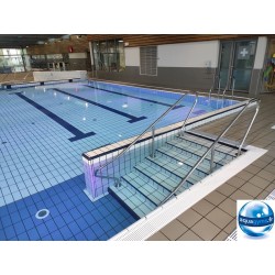Rampe d'escalier piscine