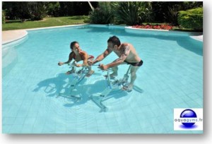 vélo piscine et aquabike piscine eau salée