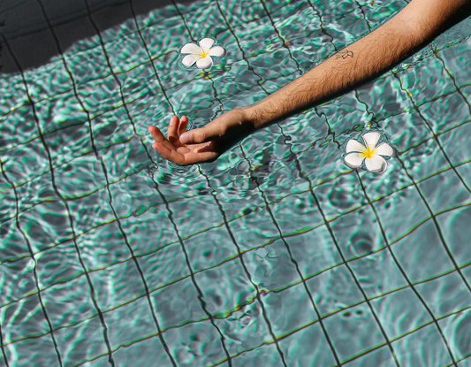 Lève personne pour le transfert en piscine